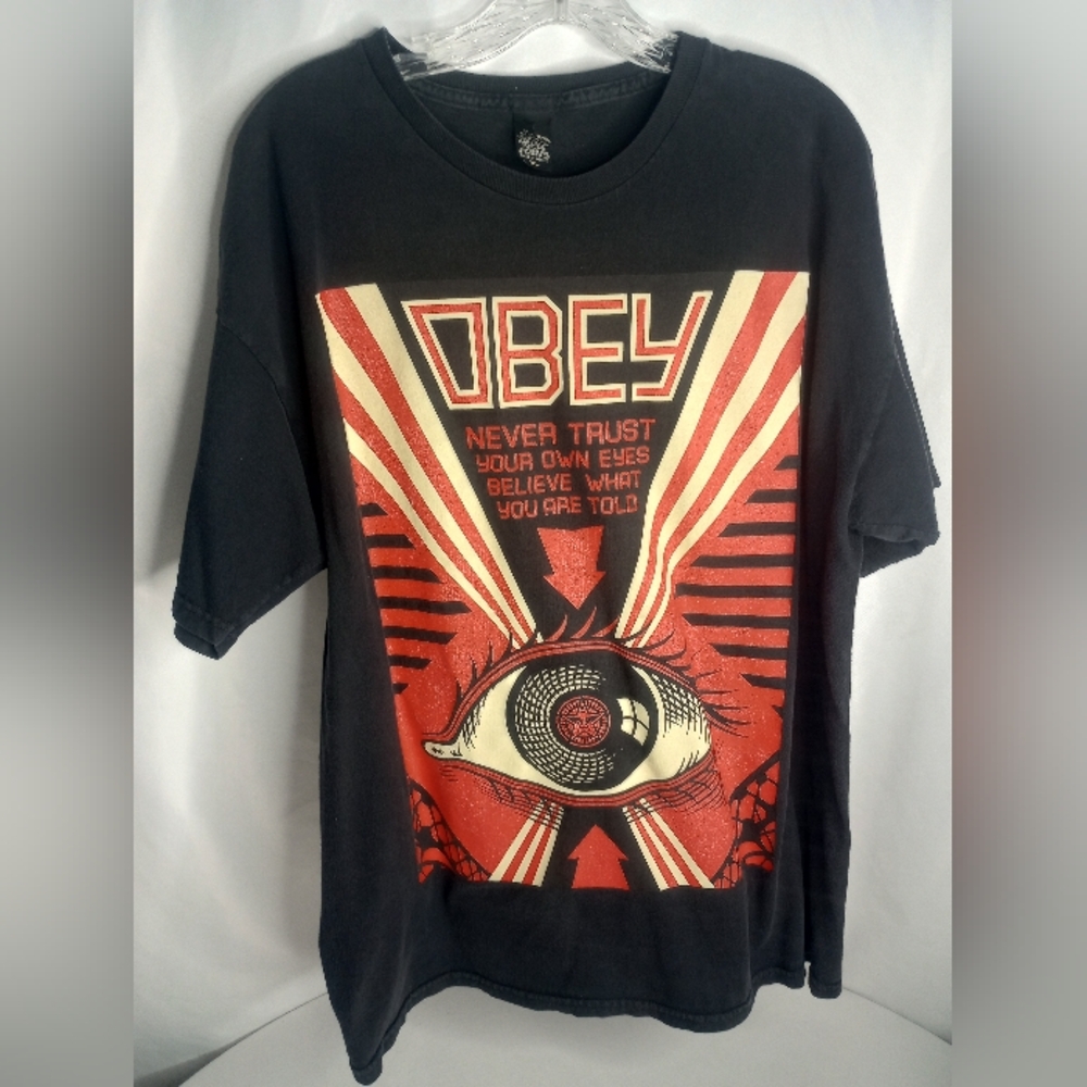 OBEY Never Trust Your Eyes Believe What You Are Told Black T-shirt Size XL